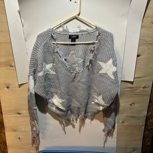 JUST POLLY Gray & WHITE STAR V NECK DISTRESSED/FRAYED HEM SWEATER SMALL